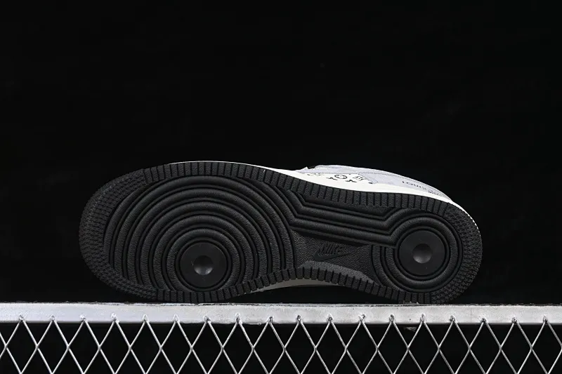 All categories Nk Air Force 1 Air Force series Nk Air Force 1 Low Air Force low-top Nike Air Force 1'07 Low black and white gray color Air Force 1 low-top casual sneakers KG6699-F28